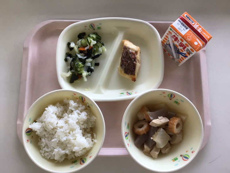 給食